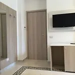 בית הארחה Napolimilionaria Foria 242 נאפולי
