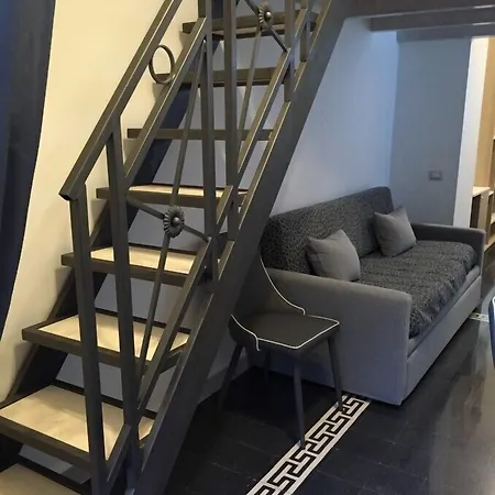 Napolimilionaria Foria 242 Maison d'hôtes 4*