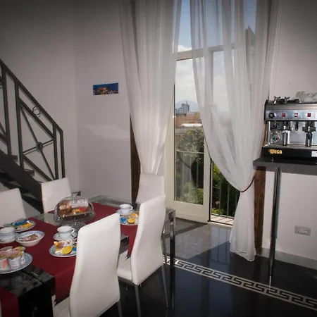 Napolimilionaria Foria 242 Affittacamere 4*