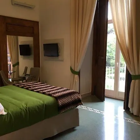 Milionaria 3* Naples