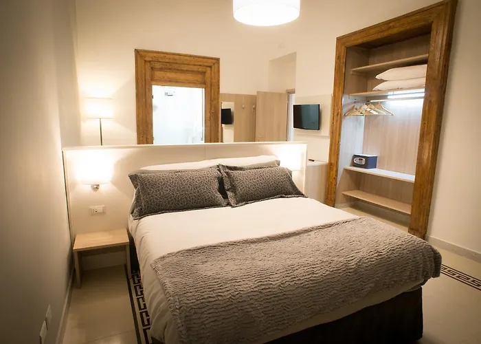 Πανσιόν Napolimilionaria Foria 242 4*