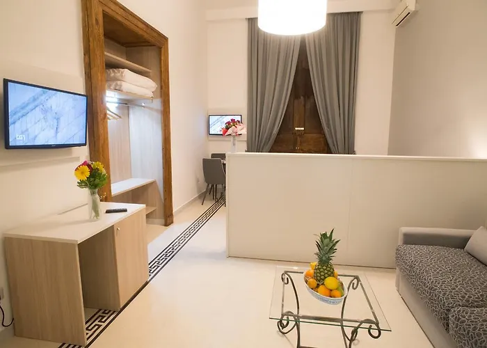 Πανσιόν Napolimilionaria Foria 242 4*