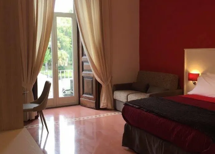 Πανσιόν Napolimilionaria Foria 242