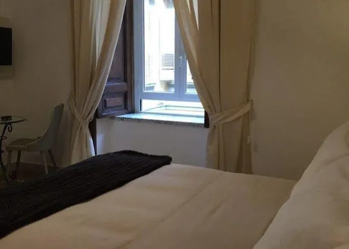 Napolimilionaria Foria 242 Πανσιόν