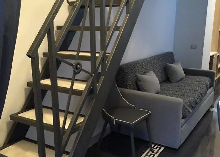 Napolimilionaria Foria 242 Πανσιόν