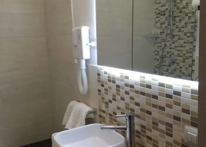 Napolimilionaria Foria 242 Πανσιόν Νάπολη