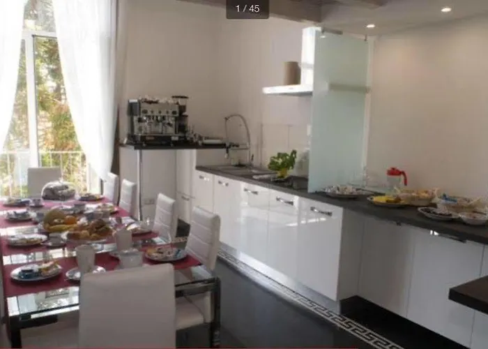 Napolimilionaria Foria 242 Πανσιόν Νάπολη