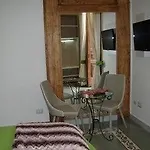 בית הארחה Napolimilionaria Foria 242 4*